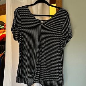 Leo & Nicole Black and White Pinstripe Short Sleeve Top